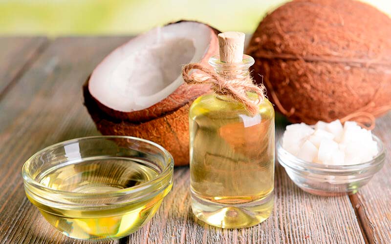 Aceite de coco para cuidar tu piel con Ayurveda