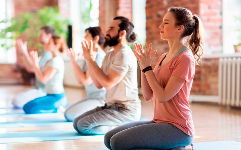 Yoga - con masajes rejuvenecedores