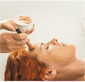 Masaje de rejuvenecimiento facial Ayurveda